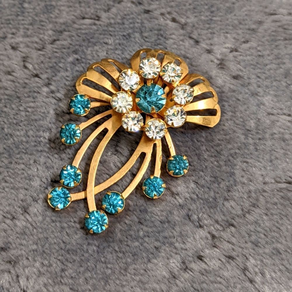 Vintage 50's Teal Blue & Clear Rhinestone Floral Spray Brooche - Picture 4 of 10